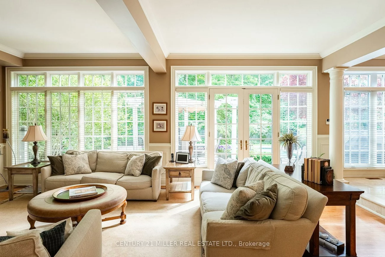 122, Lisonally, 1017 - SW Southwest, Oakville