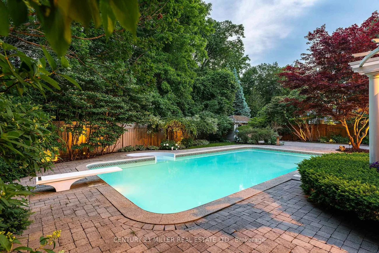 122, Lisonally, 1017 - SW Southwest, Oakville