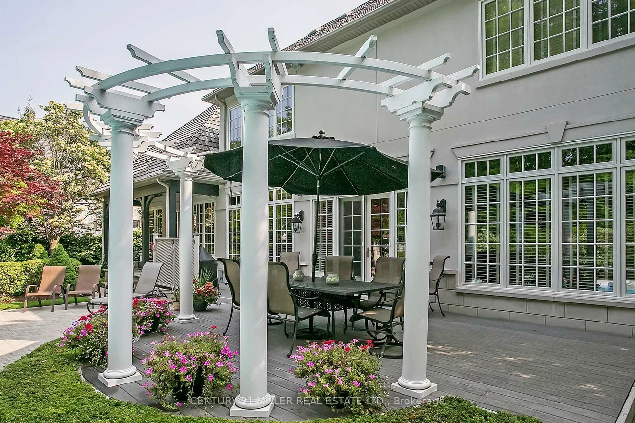 122, Lisonally, 1017 - SW Southwest, Oakville