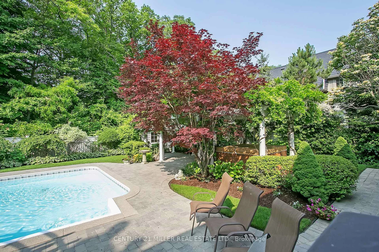 122, Lisonally, 1017 - SW Southwest, Oakville