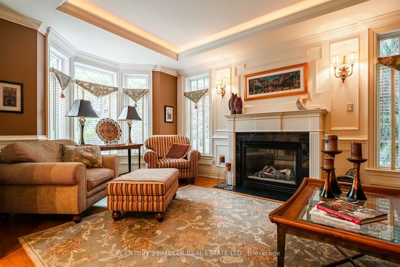 122, Lisonally, 1017 - SW Southwest, Oakville