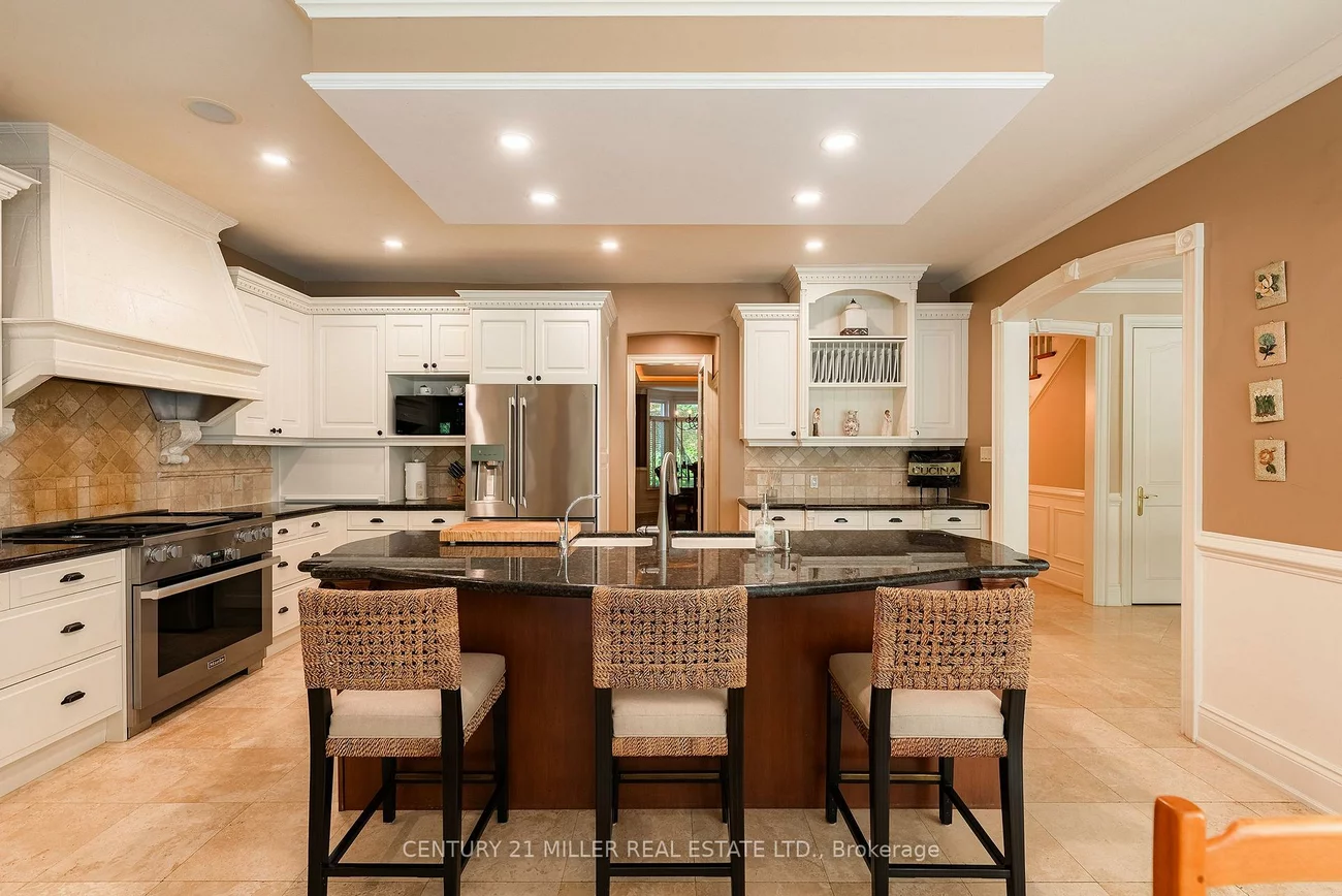122, Lisonally, 1017 - SW Southwest, Oakville
