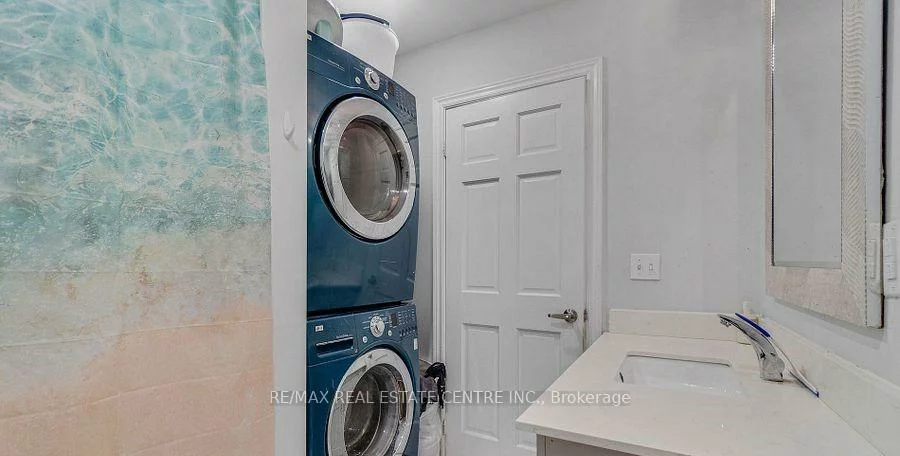 1011, Pearson, 1003 - CP College Park, Oakville