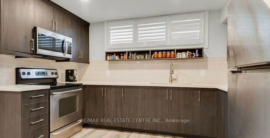 1011, Pearson, 1003 - CP College Park, Oakville