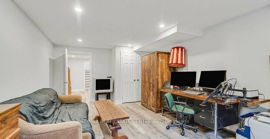 1011, Pearson, 1003 - CP College Park, Oakville