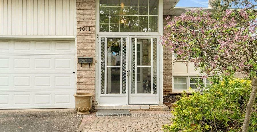 1011, Pearson, 1003 - CP College Park, Oakville