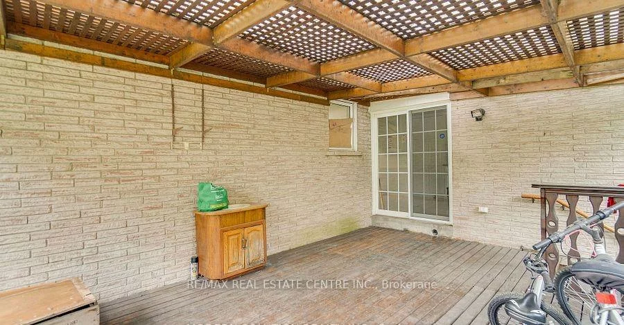 1011, Pearson, 1003 - CP College Park, Oakville