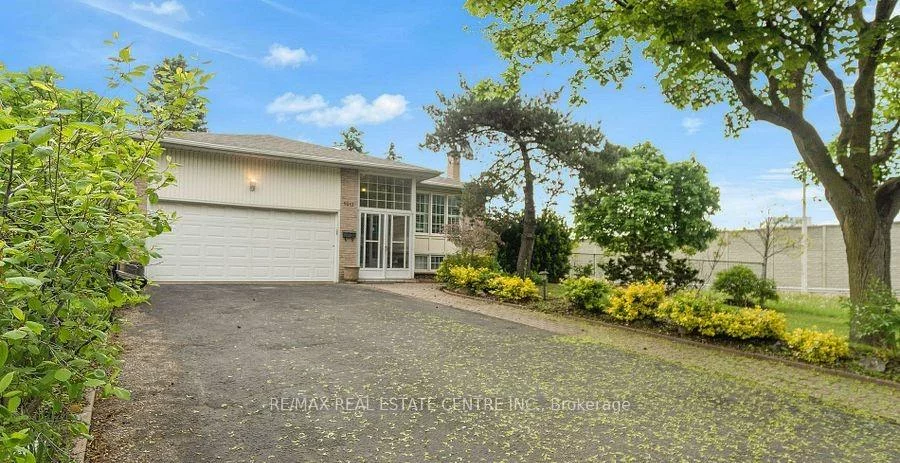 1011, Pearson, 1003 - CP College Park, Oakville
