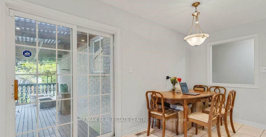1011, Pearson, 1003 - CP College Park, Oakville