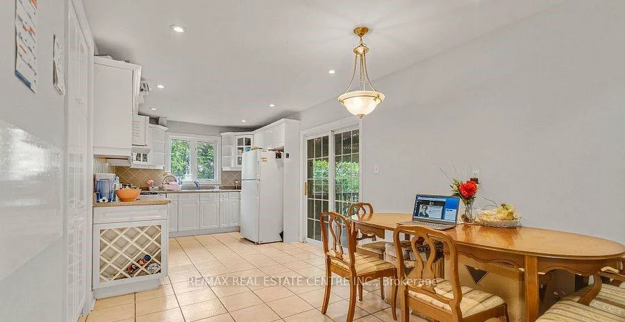 1011, Pearson, 1003 - CP College Park, Oakville