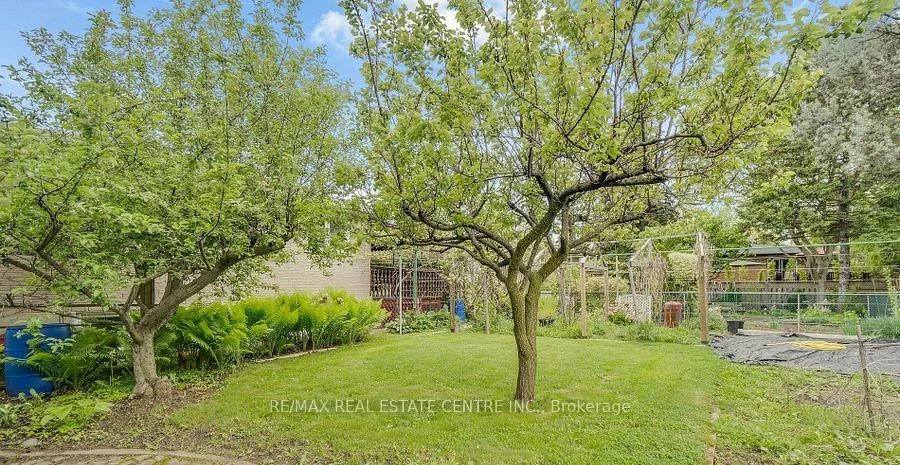 1011, Pearson, 1003 - CP College Park, Oakville