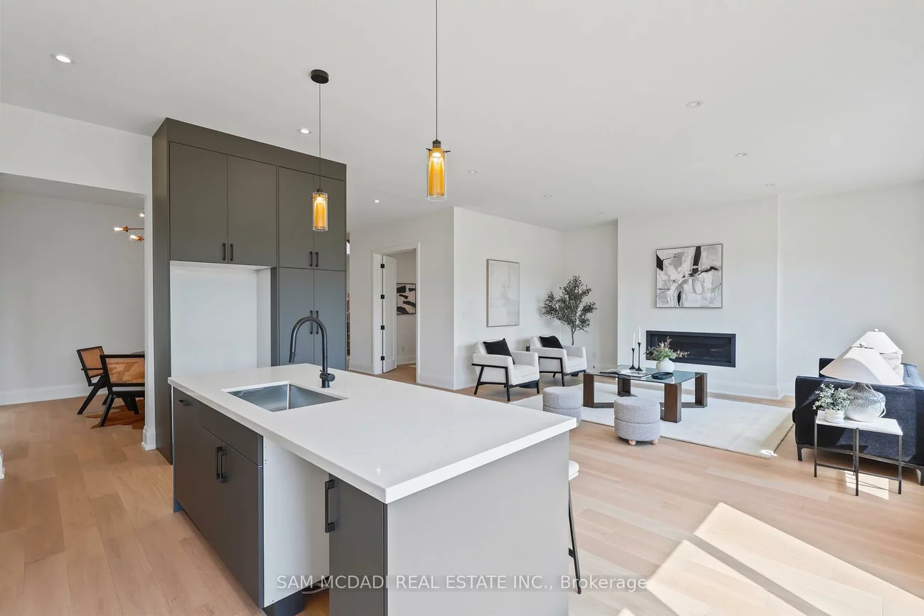 2350, Eighth, 1018 - WC Wedgewood Creek, Oakville