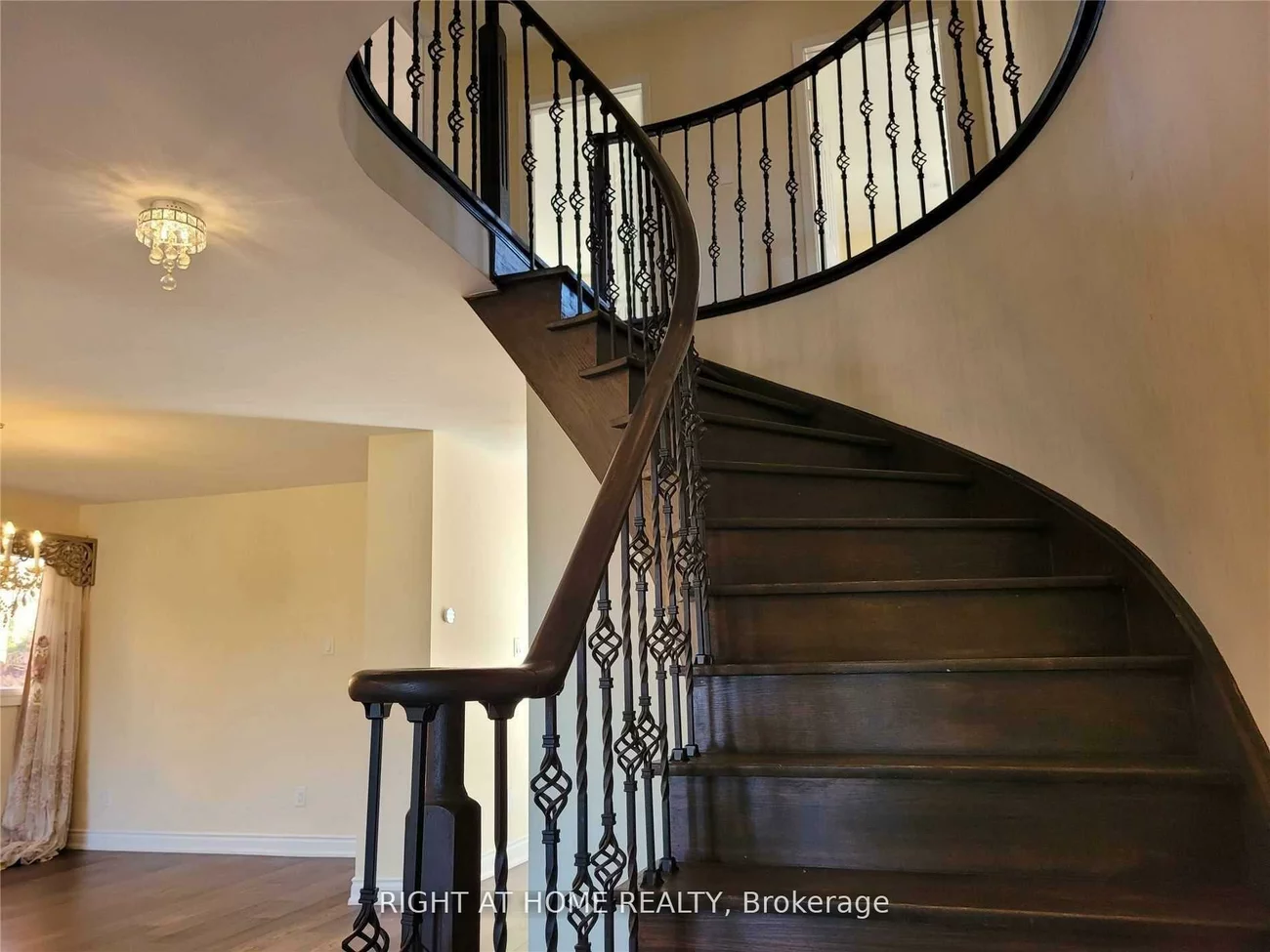 1080, Glenashton, 1018 - WC Wedgewood Creek, Oakville