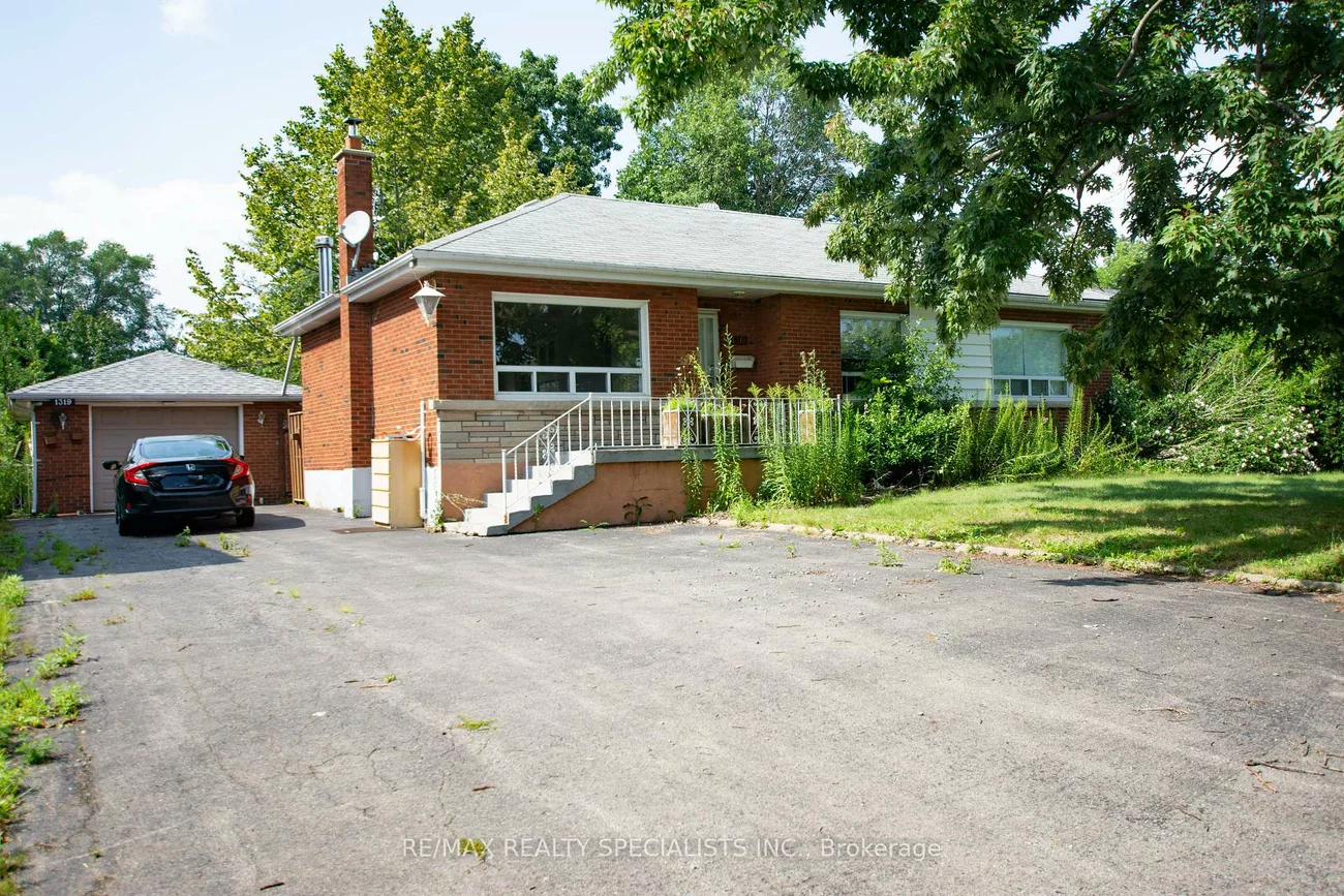 1319, Rebecca, 1020 - WO West, Oakville