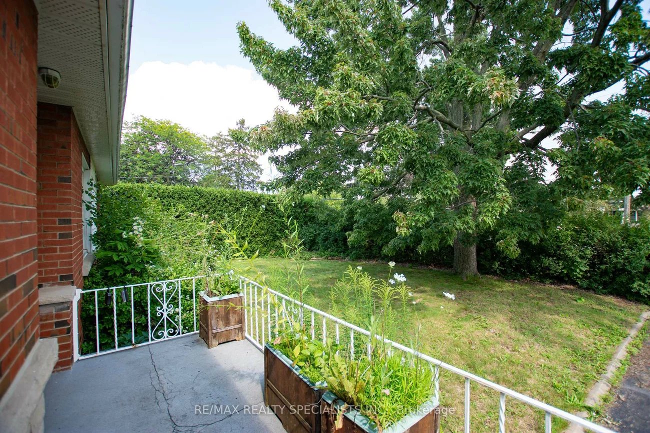 1319, Rebecca, 1020 - WO West, Oakville