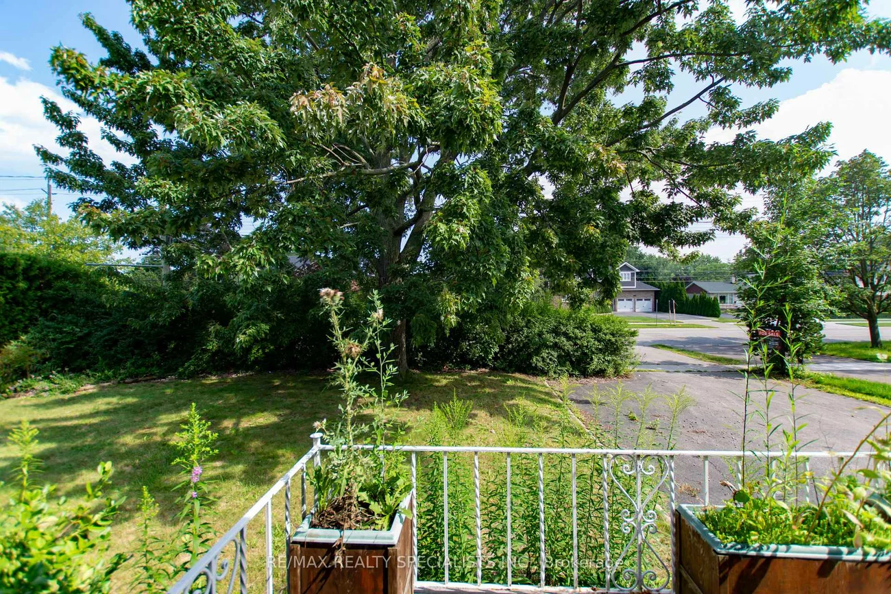 1319, Rebecca, 1020 - WO West, Oakville