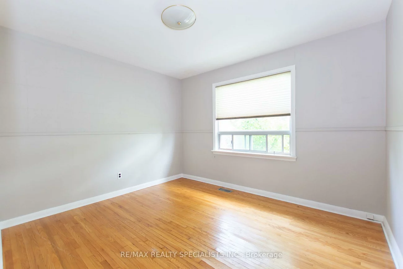 1319, Rebecca, 1020 - WO West, Oakville
