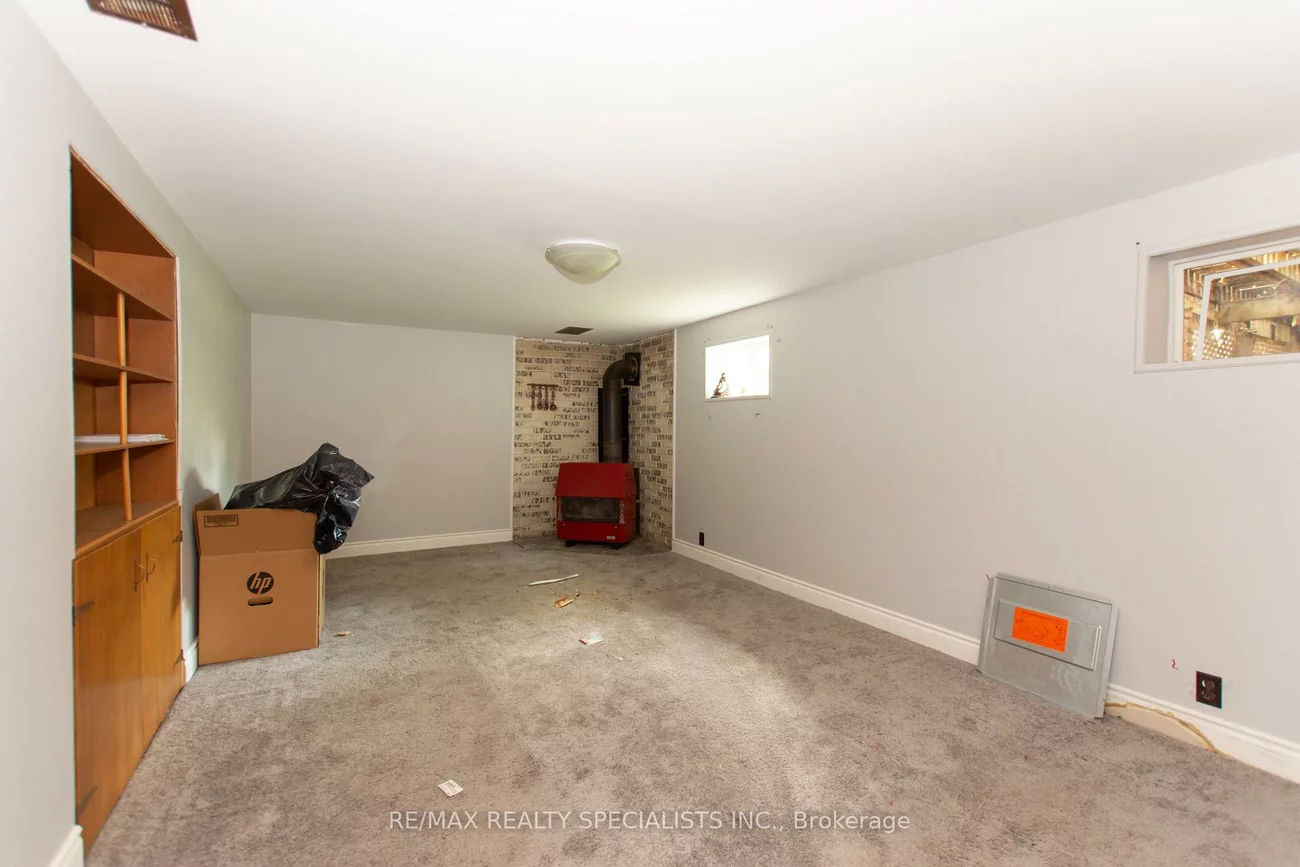 1319, Rebecca, 1020 - WO West, Oakville