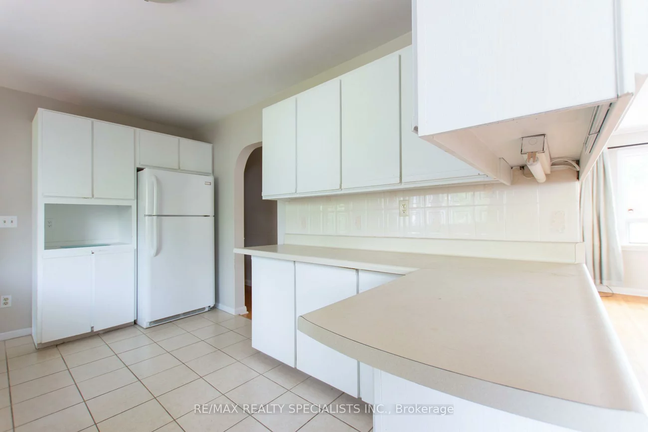 1319, Rebecca, 1020 - WO West, Oakville