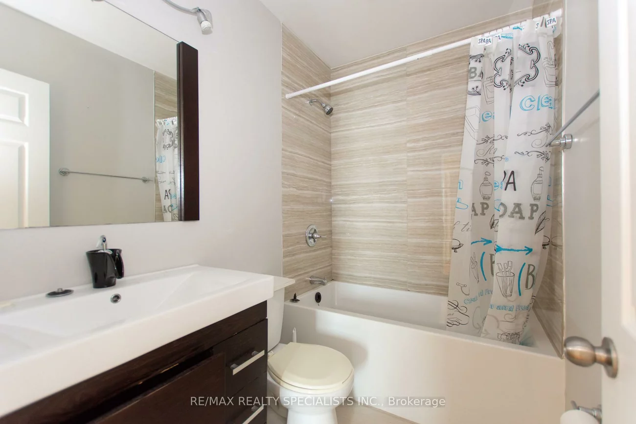 1319, Rebecca, 1020 - WO West, Oakville