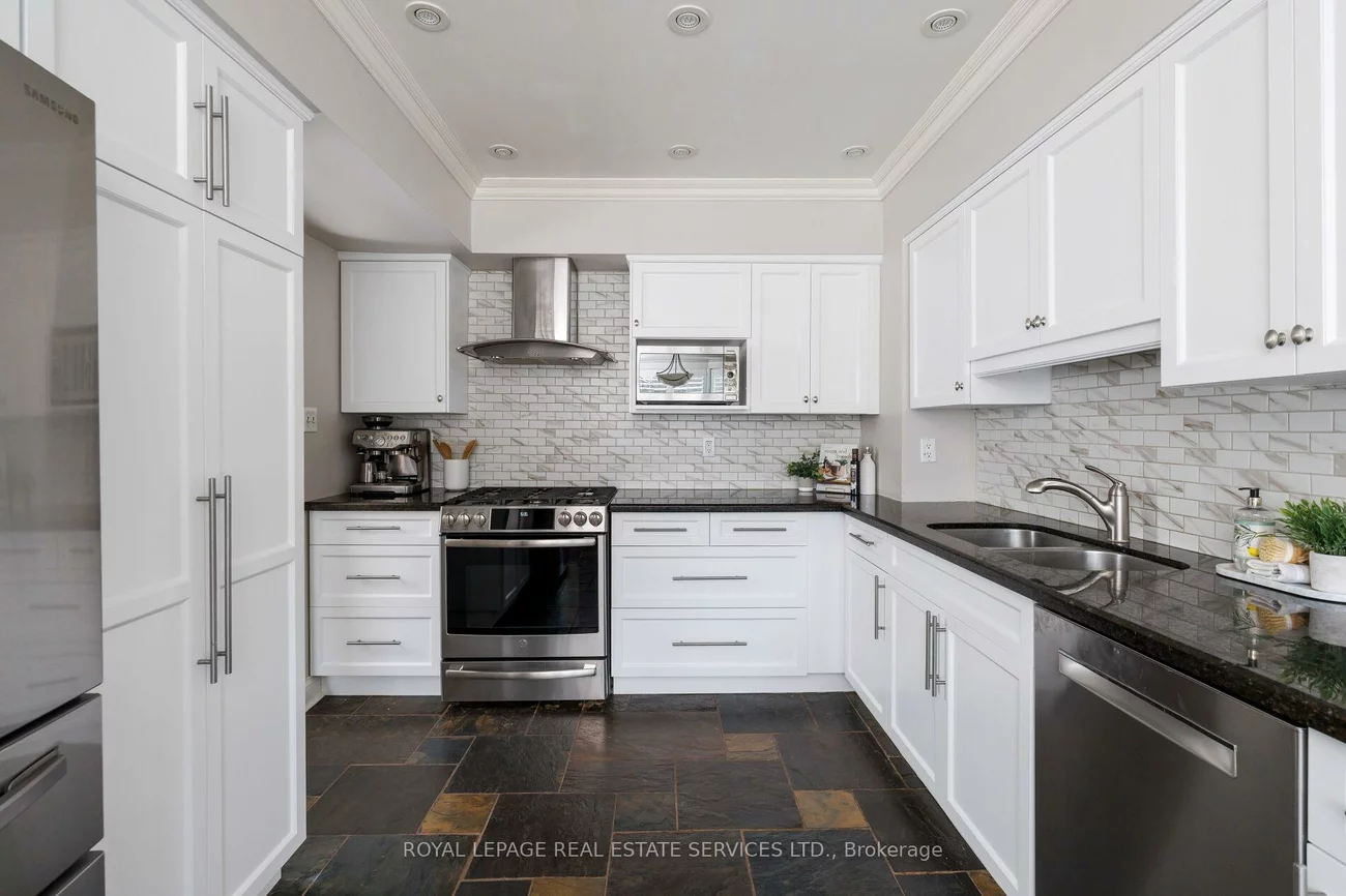 68, Tradewind, 1001 - BR Bronte, Oakville