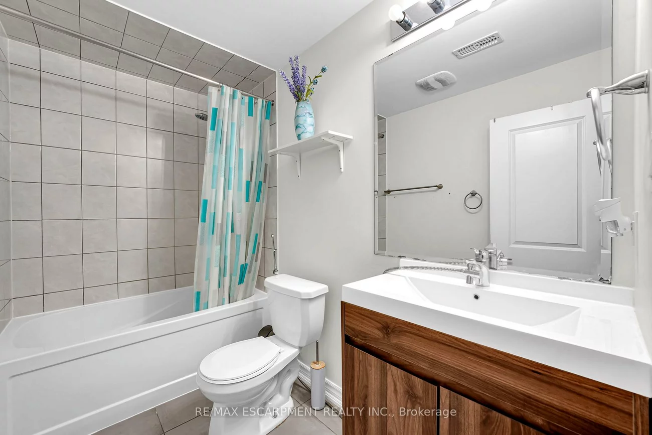 3430, CLAYTON, 1008 - GO Glenorchy, Oakville