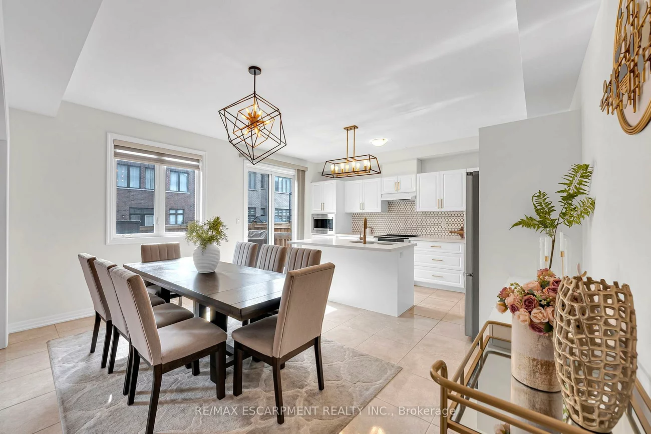 3430, CLAYTON, 1008 - GO Glenorchy, Oakville