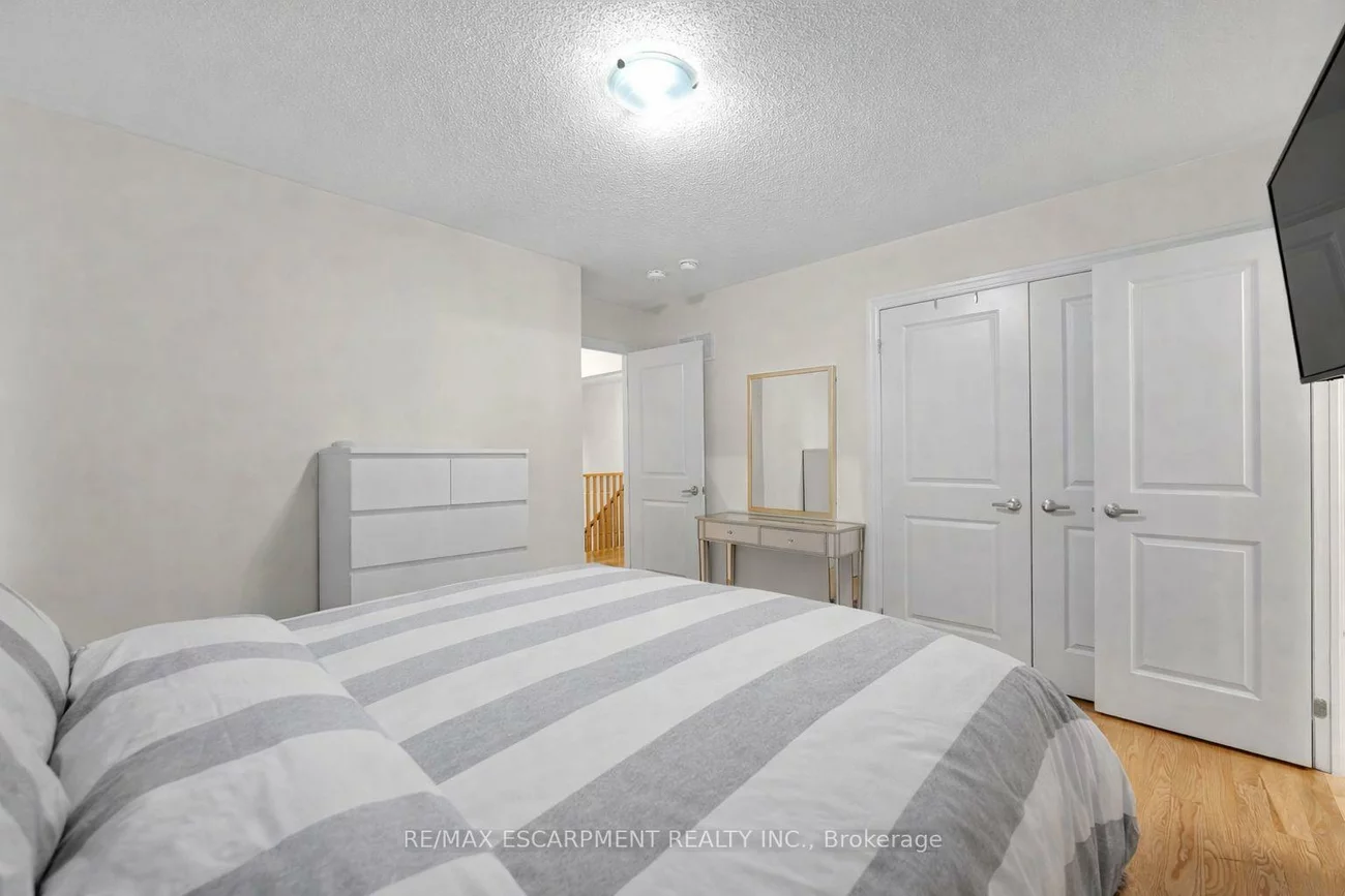 3430, CLAYTON, 1008 - GO Glenorchy, Oakville