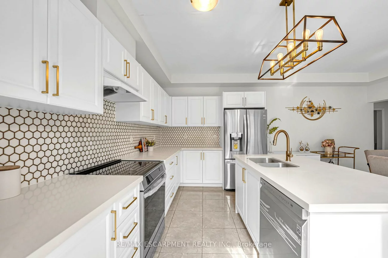 3430, CLAYTON, 1008 - GO Glenorchy, Oakville