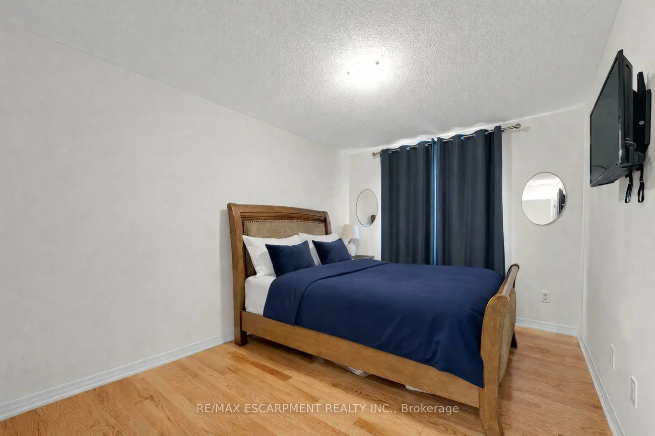 3430, CLAYTON, 1008 - GO Glenorchy, Oakville