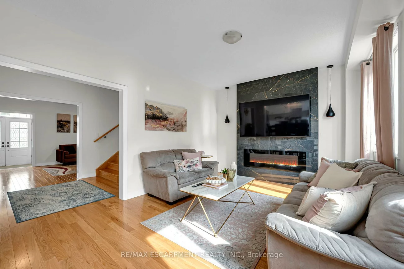 3430, CLAYTON, 1008 - GO Glenorchy, Oakville