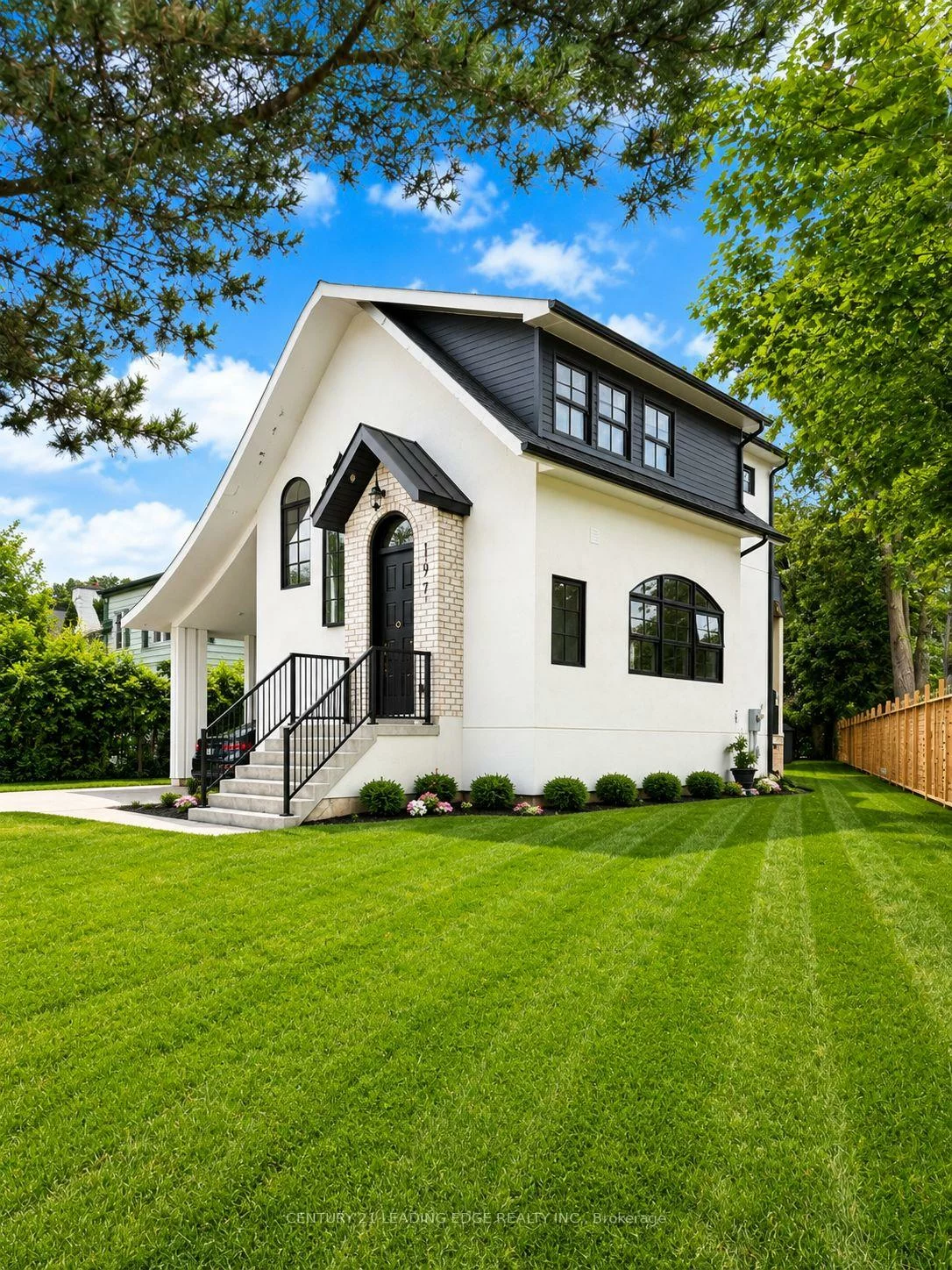 197, Glen Oak, 1020 - WO West, Oakville