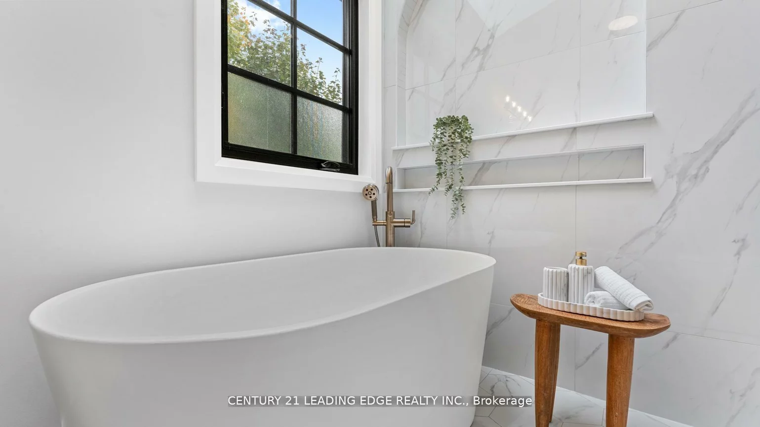 197, Glen Oak, 1020 - WO West, Oakville