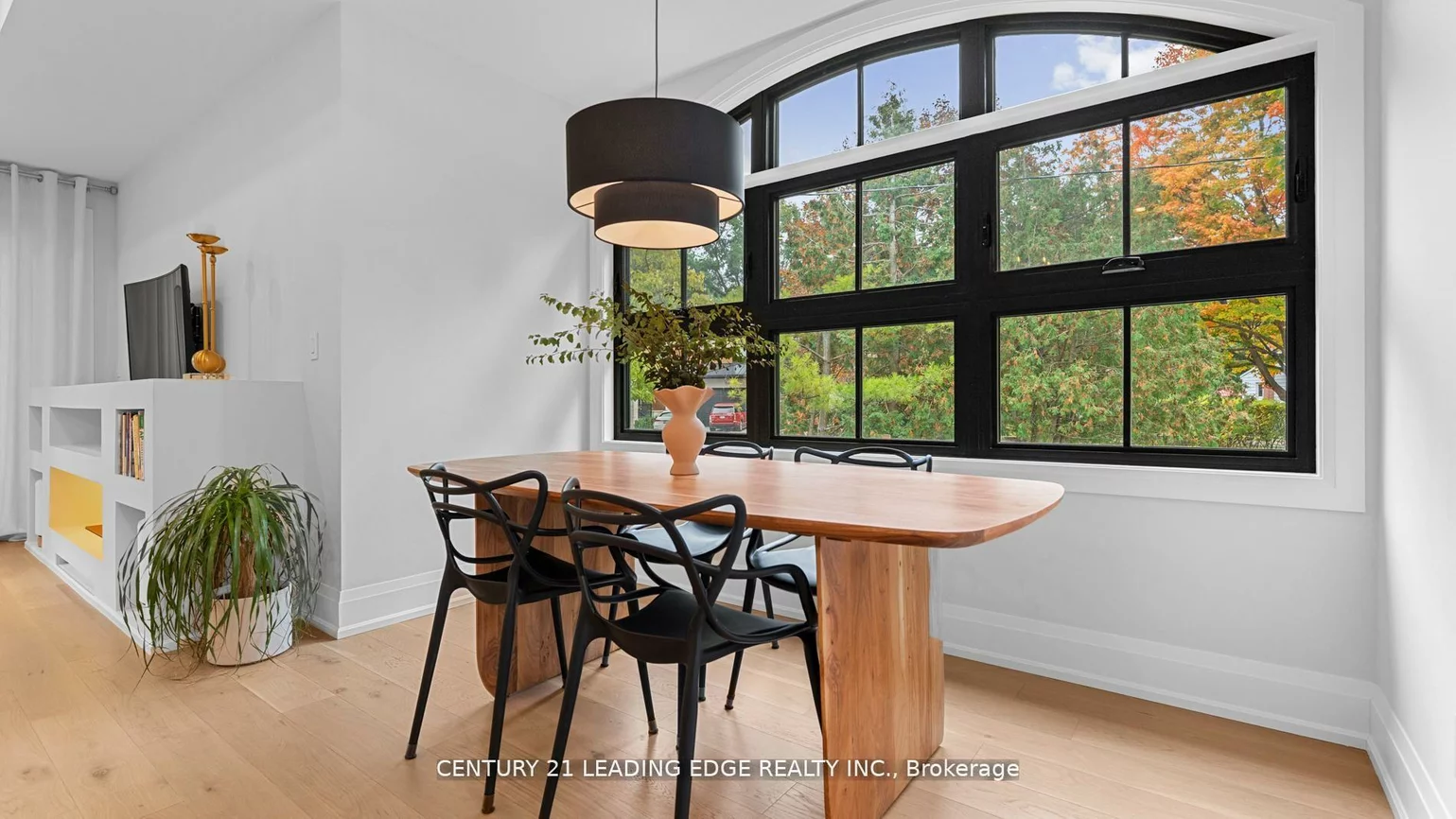 197, Glen Oak, 1020 - WO West, Oakville