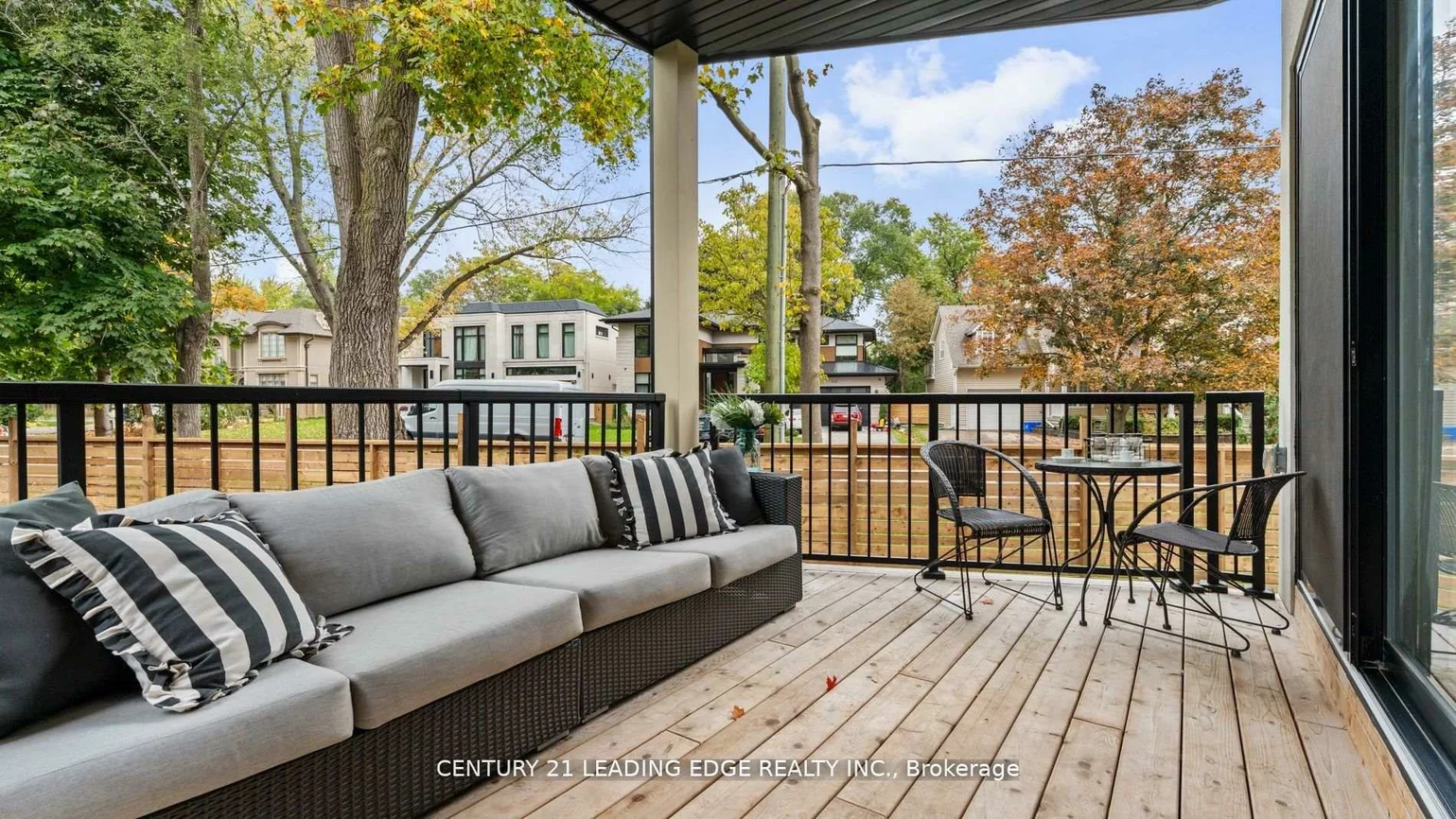 197, Glen Oak, 1020 - WO West, Oakville