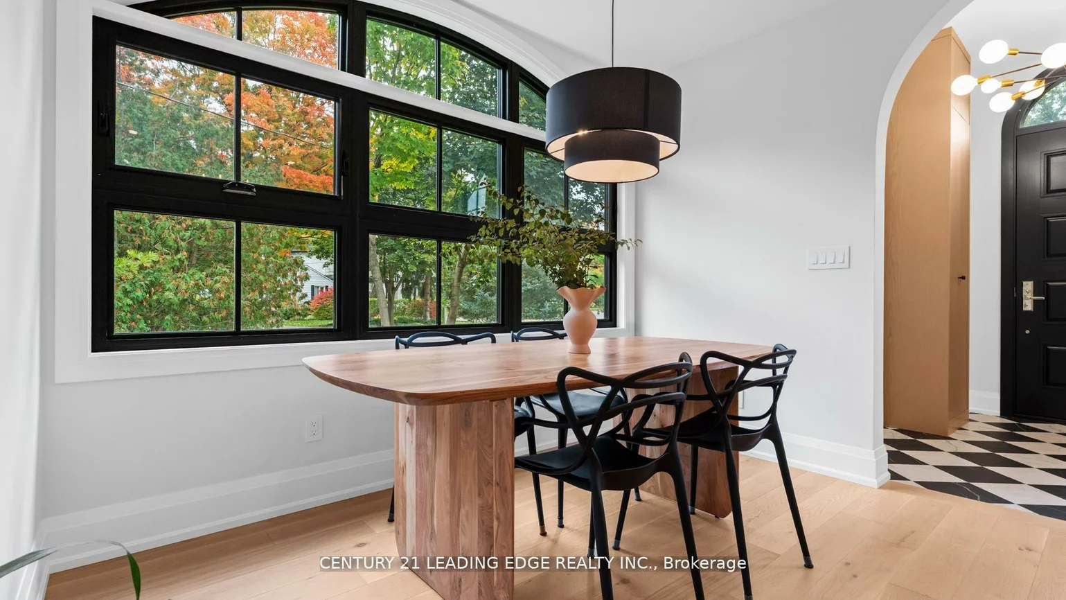 197, Glen Oak, 1020 - WO West, Oakville