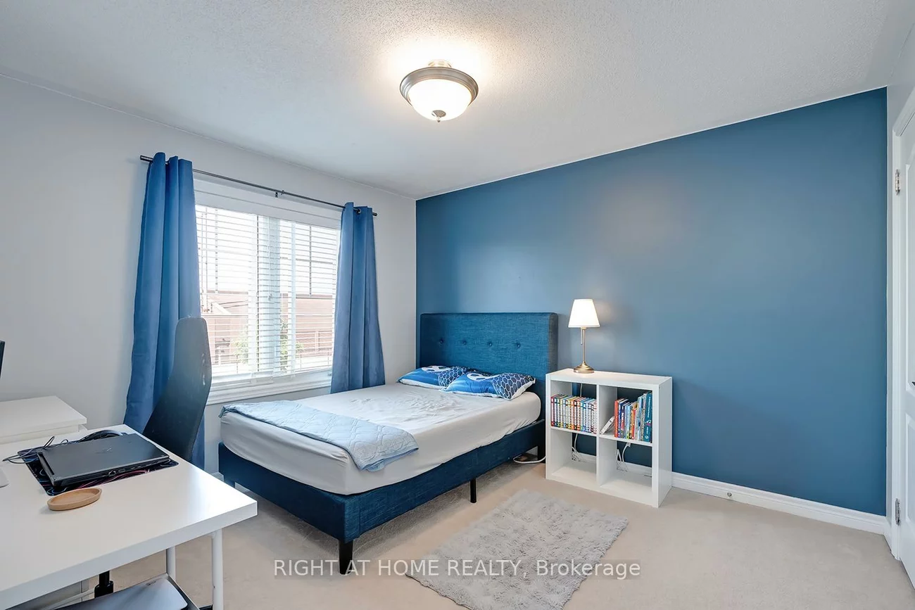 2033, Trawden, 1000 - BC Bronte Creek, Oakville
