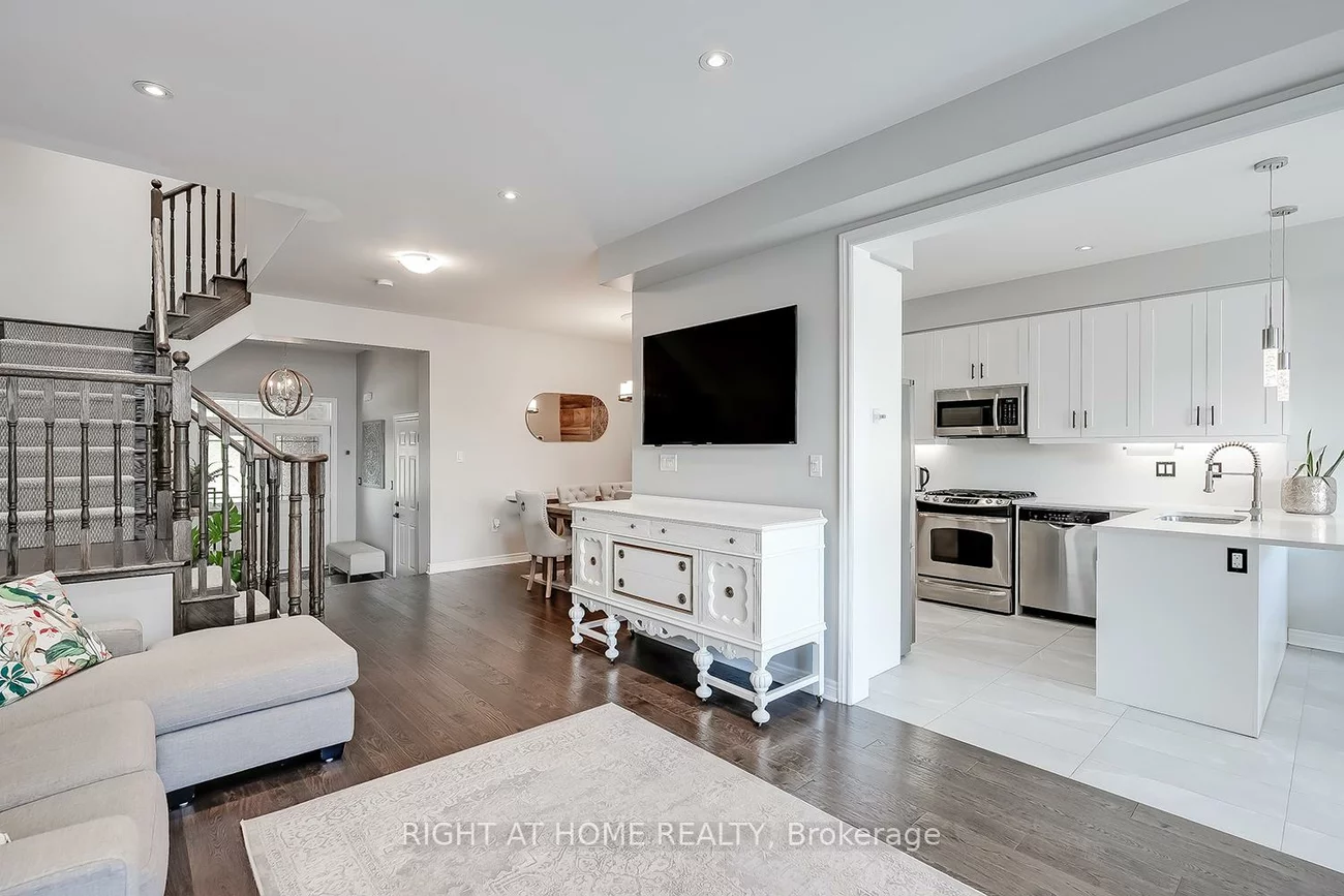 2033, Trawden, 1000 - BC Bronte Creek, Oakville