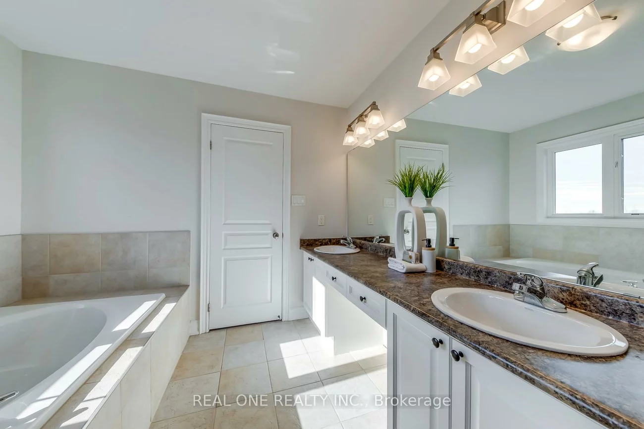 1426, Redwing, 1022 - WT West Oak Trails, Oakville