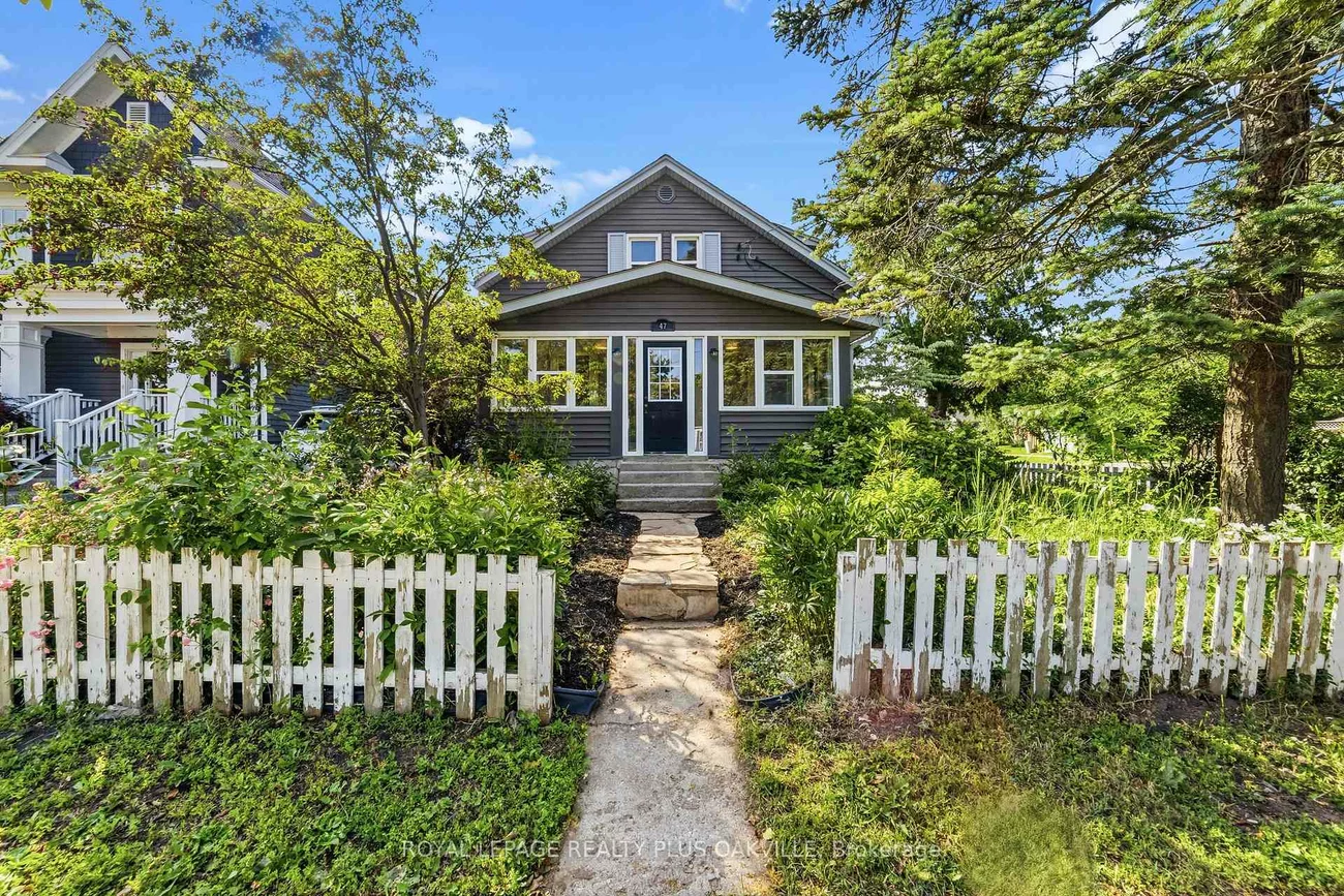 47, Stewart, 1002 - CO Central, Oakville
