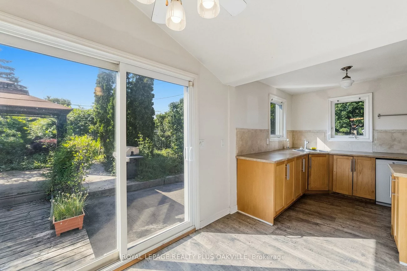47, Stewart, 1002 - CO Central, Oakville