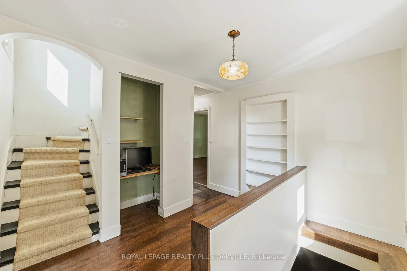 47, Stewart, 1002 - CO Central, Oakville