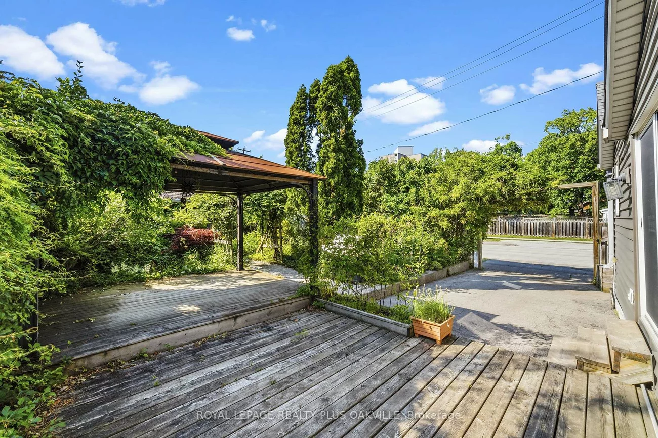 47, Stewart, 1002 - CO Central, Oakville