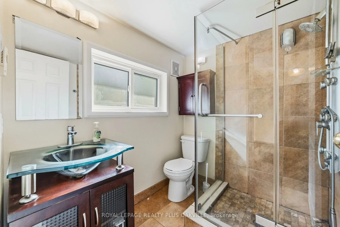 47, Stewart, 1002 - CO Central, Oakville