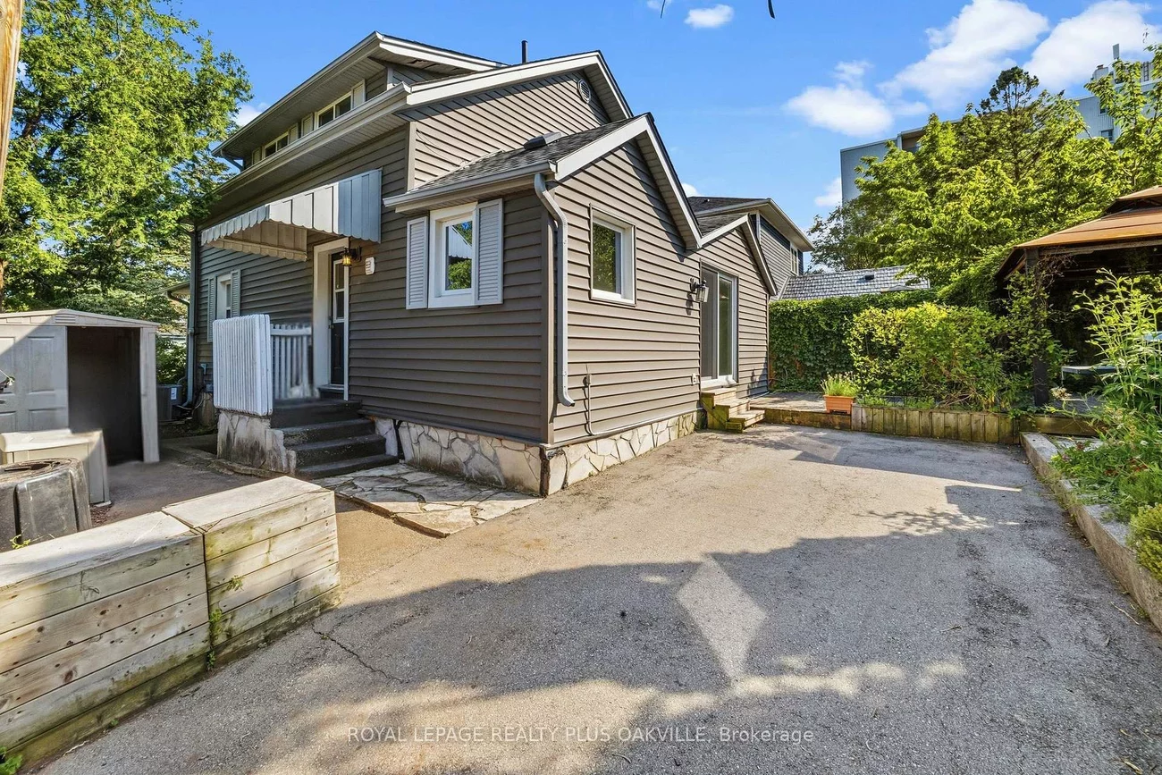 47, Stewart, 1002 - CO Central, Oakville