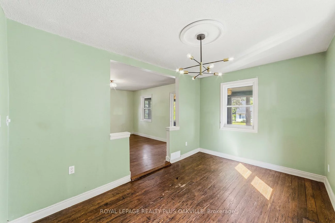 47, Stewart, 1002 - CO Central, Oakville