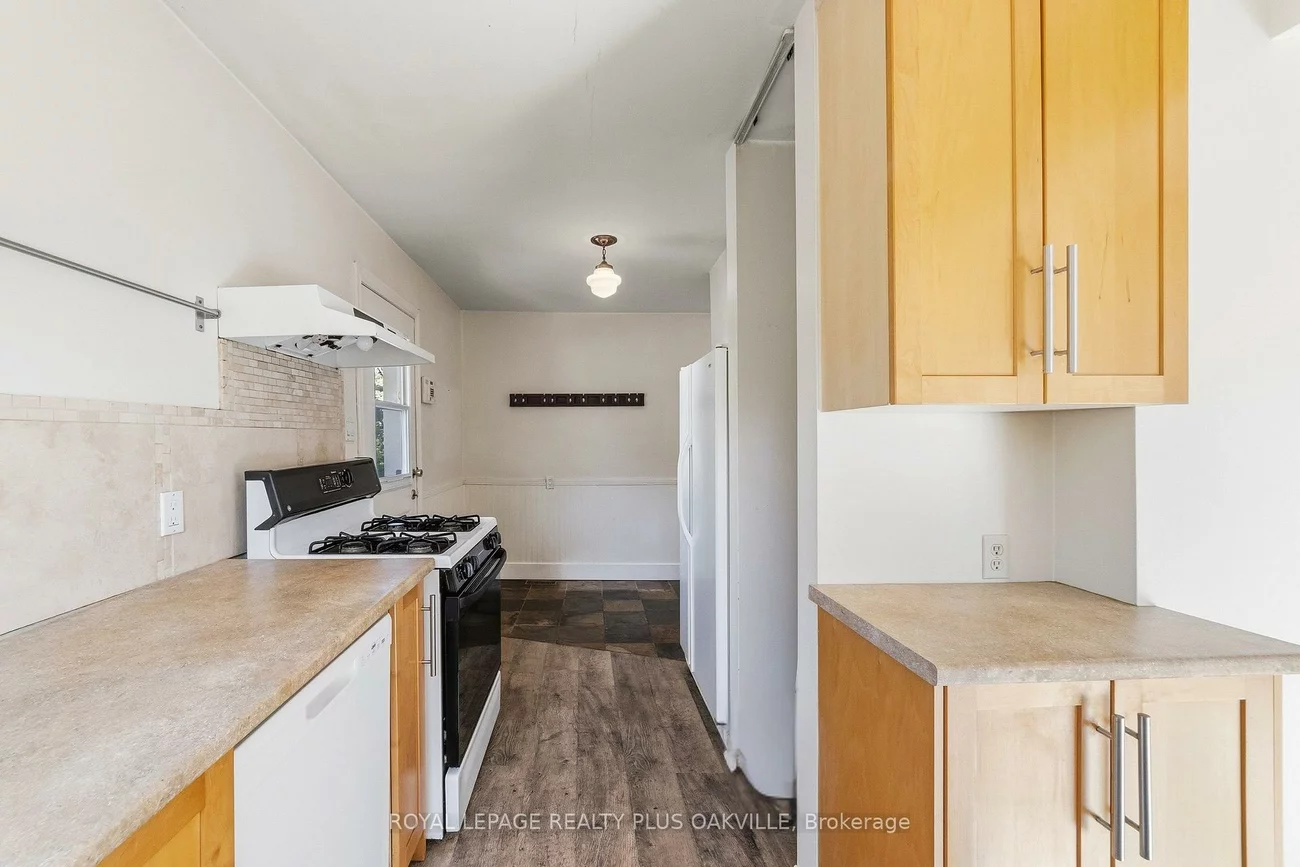 47, Stewart, 1002 - CO Central, Oakville