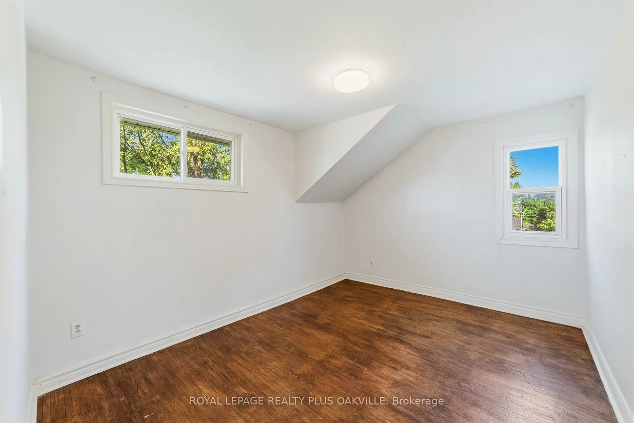 47, Stewart, 1002 - CO Central, Oakville