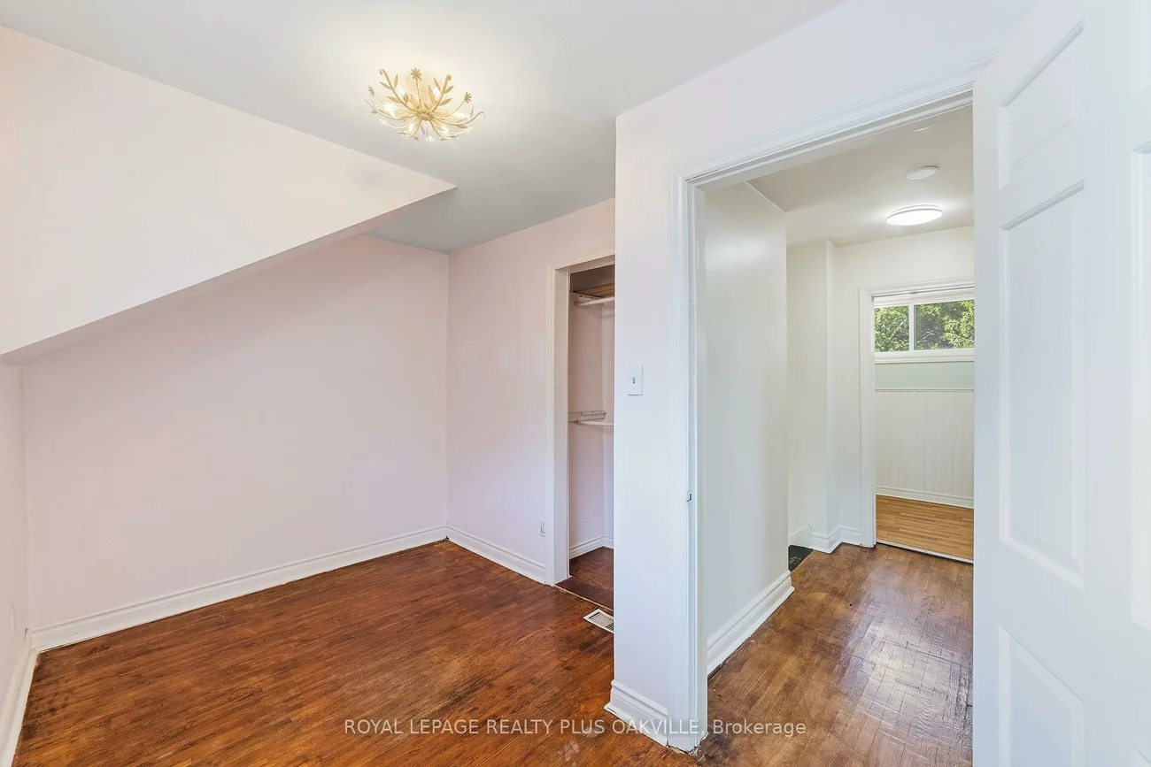 47, Stewart, 1002 - CO Central, Oakville