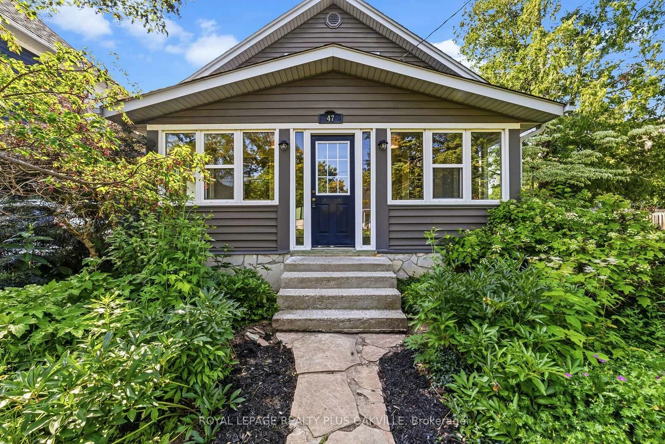 47, Stewart, 1002 - CO Central, Oakville